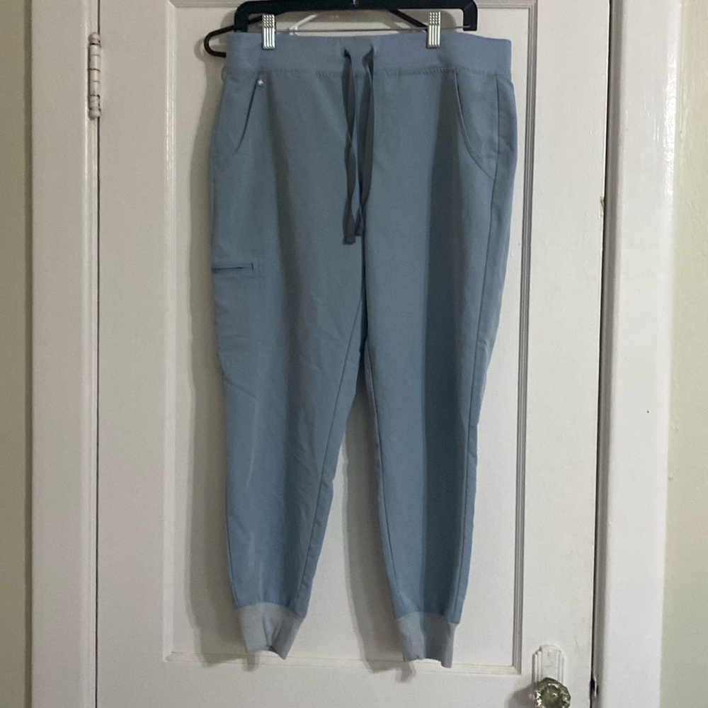 Figs medium petite scrub bottoms